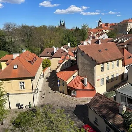 Ateliérový Apartamento *