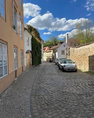 Ateliérový Apartamento *